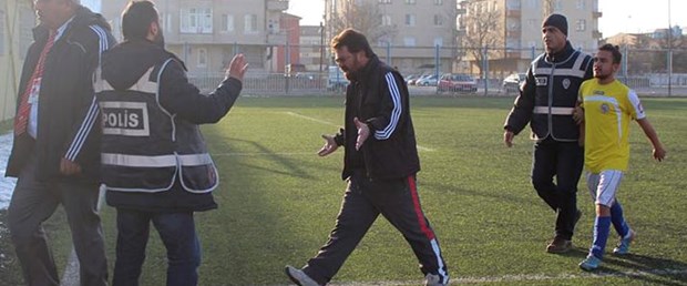 amator-macta-futbolcu-hakemin-burnunu-kirdi_2429_dhaphoto4.jpg