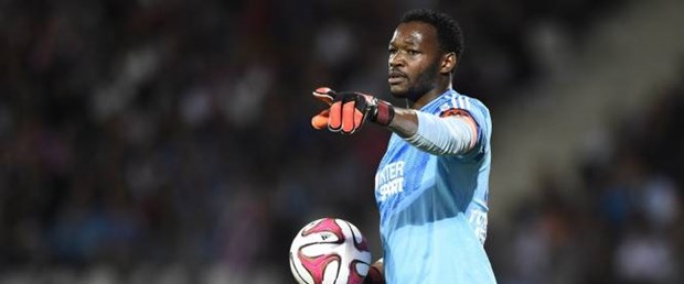 Mandanda.jpg