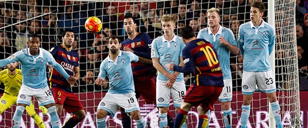 messi frikik.jpg