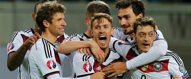 151012-mesut.jpg