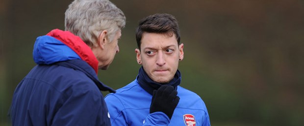 mesut-özil-arsen-wenger-24-03-15