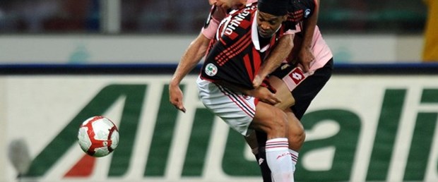 Milan yerle bir