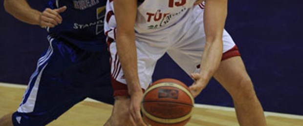 Milliler güle oynaya: 87-53