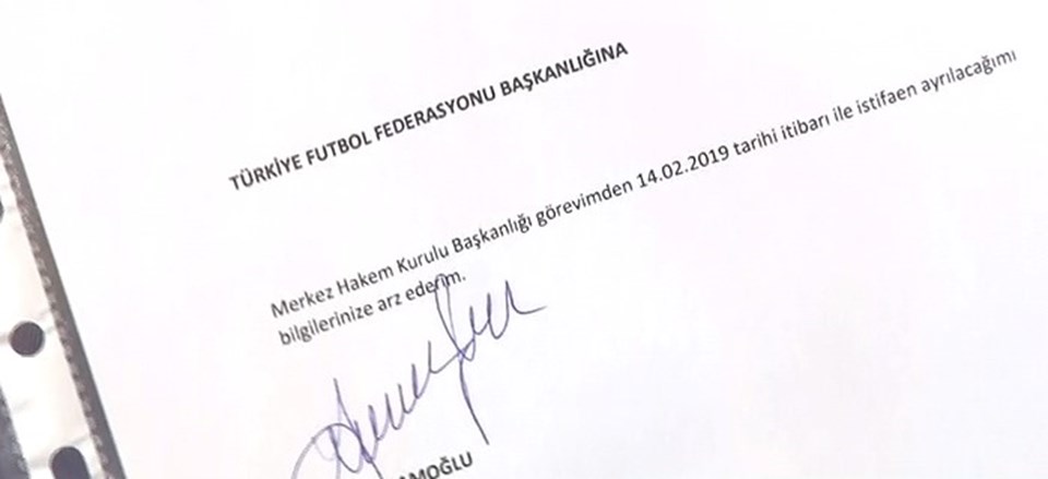 Namoğlu, canlı yayında istifa dilekçesini gösterdi.