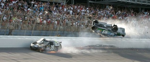 NASCAR'da olaylı yarış Keselowski'nin