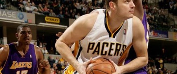 Nesterovic Toronto'da