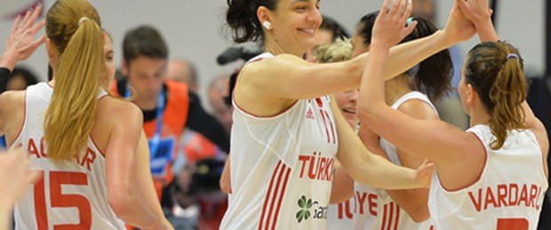 Periler yarı finale uçtu