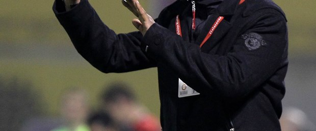 Rijkaard Servet'e kızdı