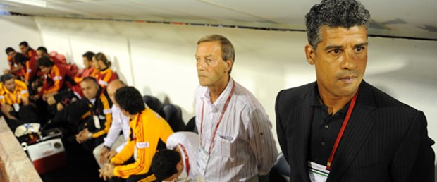 ‘Rijkaard’a ihanet ettiler’