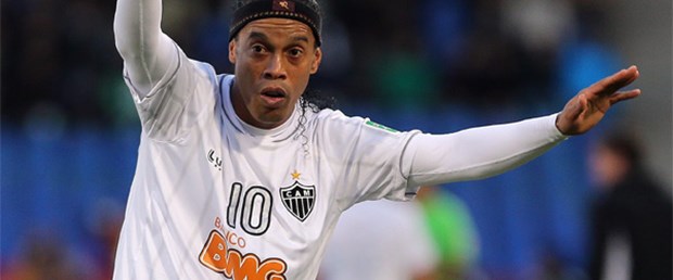 Ronaldinho transferinde pürüz