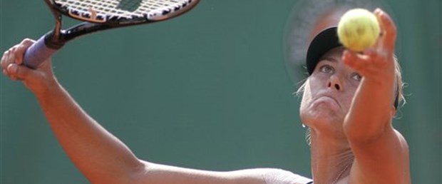 Sharapova geri döndü