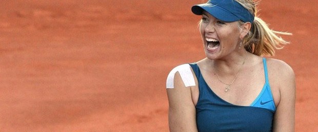 Sharapova inat etti