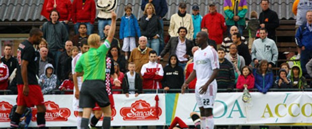 Sivas 9 kişiyle direnemedi: 3-0