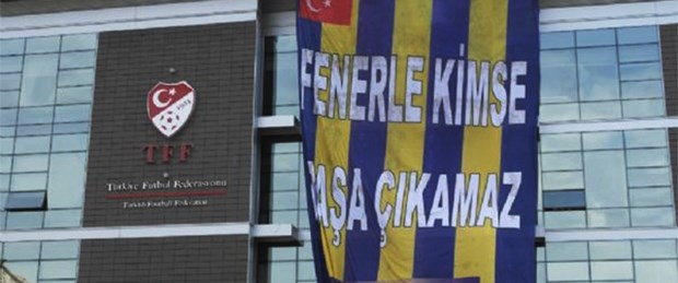 TFF binasına Fenerbahçe bayrağı