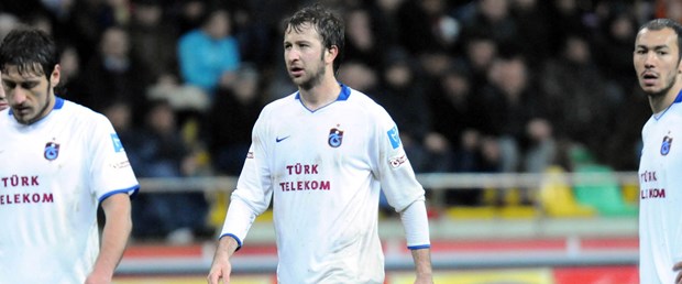 Trabzonspor zirveye uzak kaldı