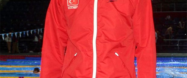Türk yüzücü rekorla finalde