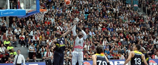 basketbol uşak fenerbahçe.jpg