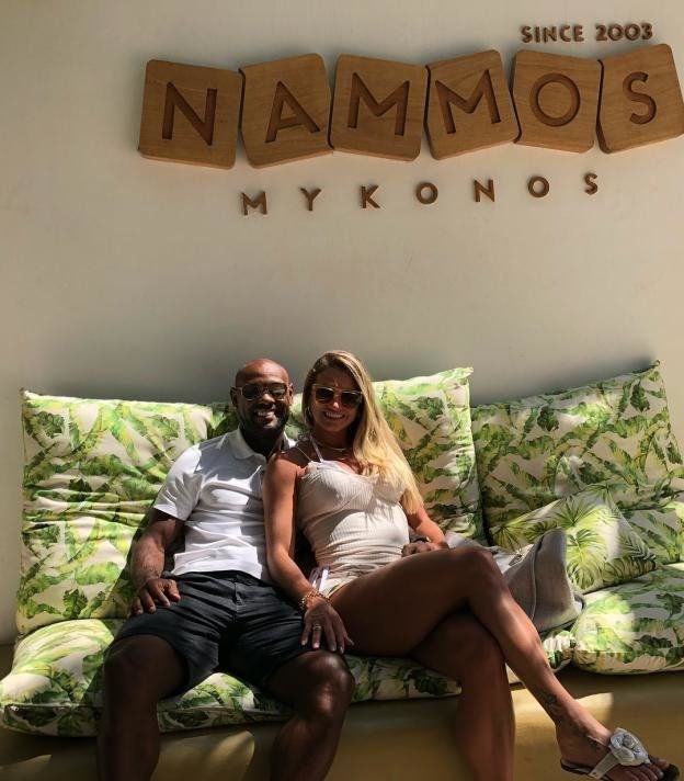 MYKONOS'DA 'LOVE'
