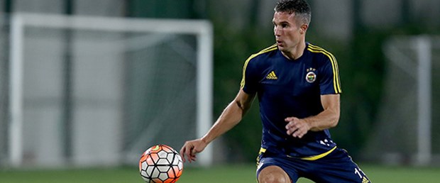 van-persie-barcelona-151015.jpg