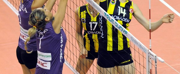 Voleybolda derbi Fenerbahçe Acıbadem'in