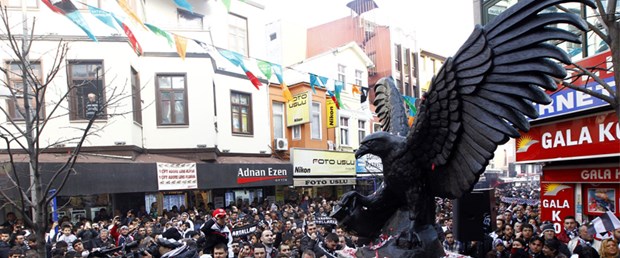 Yeni kartal Çarşı’ya ‘kondu’