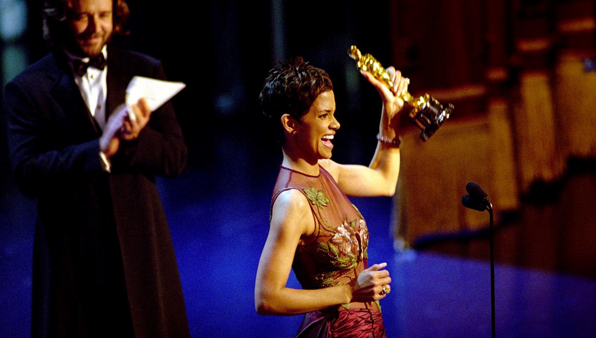 ABD'li siyahi oyuncu Halle Berry'den Oscar'a eleştiri