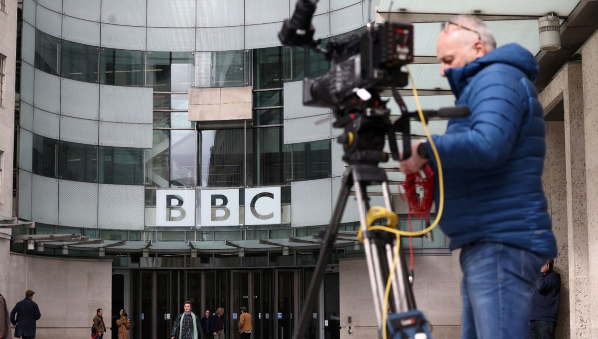 İngiliz hükümeti BBC yönetimine geçici başkan atadı İngiliz hükümeti BBC yönetimine geçici başkan atadı