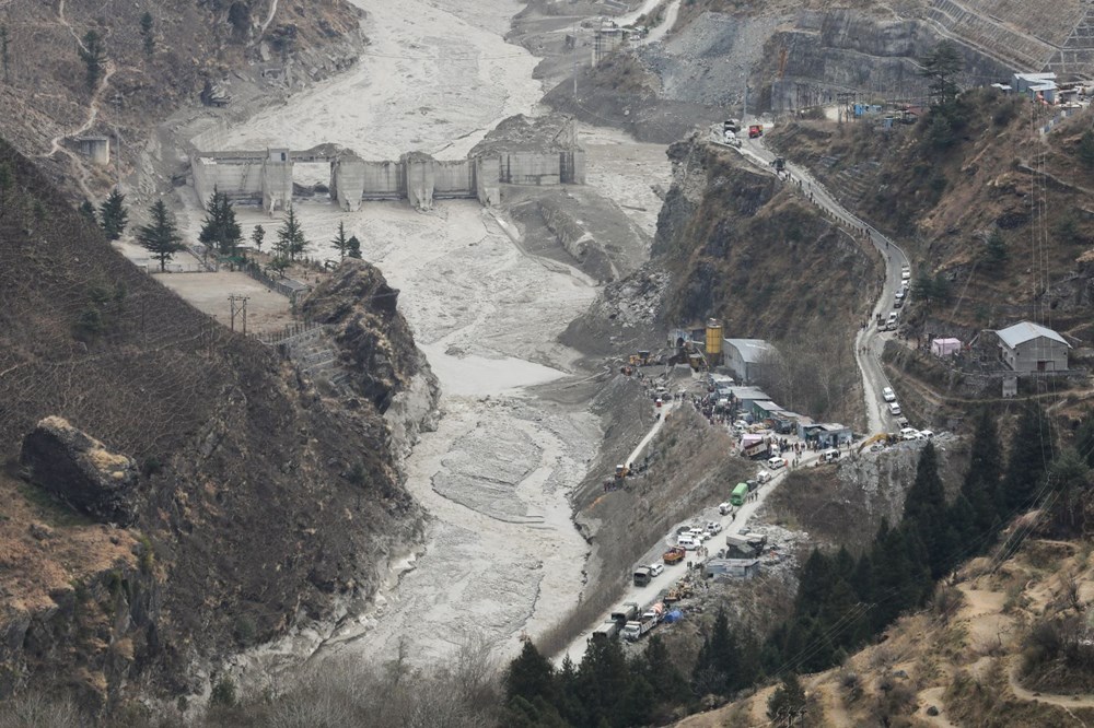 Hindistan'da buzul felaketi: 200'den fazla kişi kayıp - 13