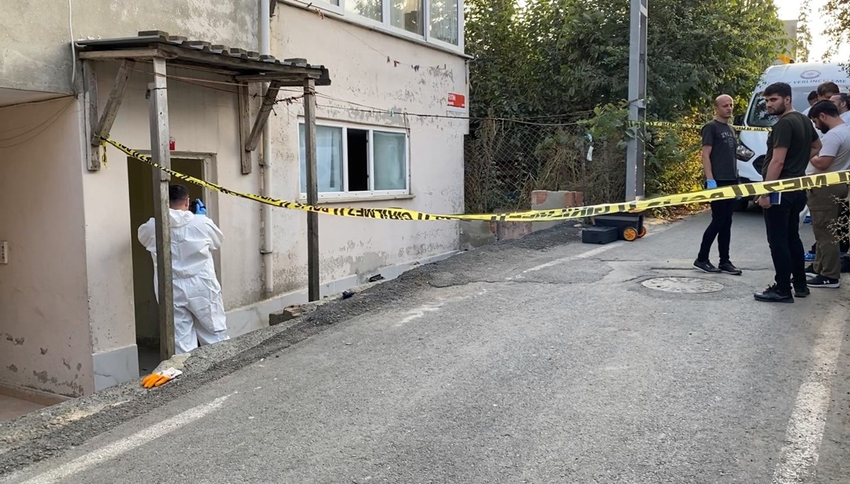 Kiracısından haber alamayıp geldiği dairede cesetle karşılaştı Kiracısından haber alamayıp geldiği dairede cesetle karşılaştı