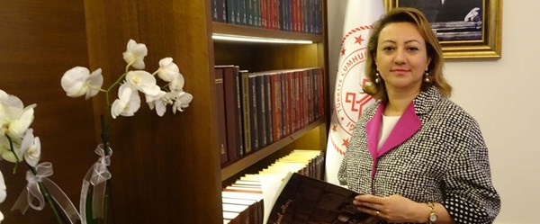 Kültür ve Turizm Bakan Yardımcısı Özgül Özkan Yavuz: Zümrüt Apartmanı kitabının toplatılması kararı çıkmasını bekliyorum