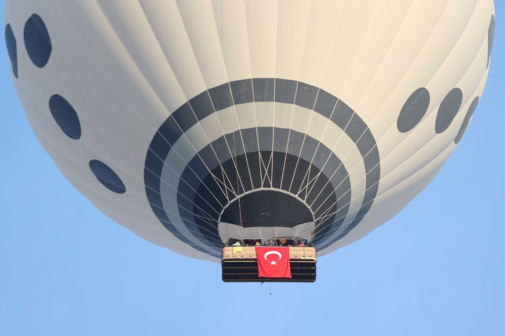 Kapadokya'da balonlar 23 Nisan için Türk bayraklarıyla havalandı 73 ssjdCCb5XUasl E5BGpOHw
