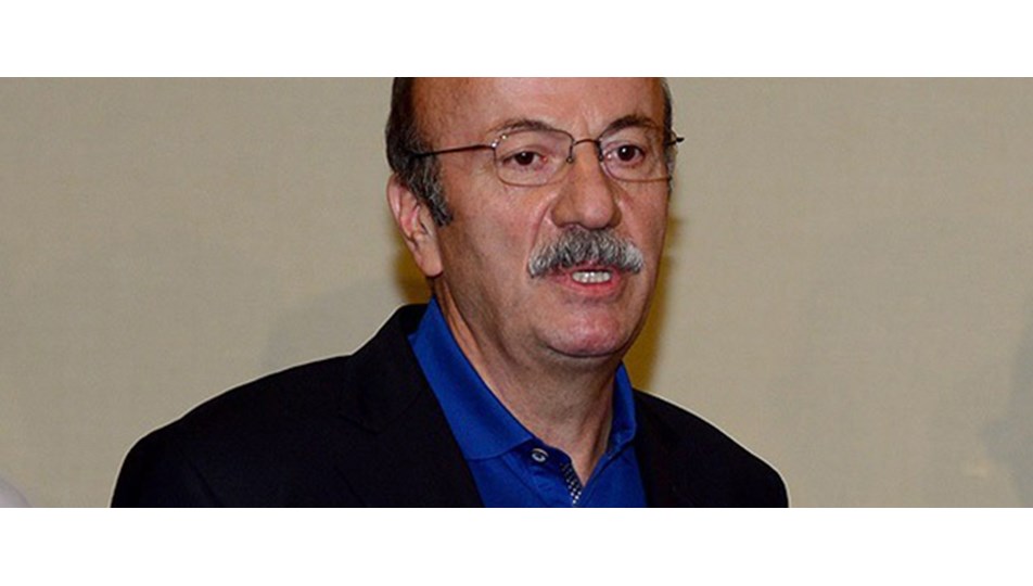 Mehmet Bekaroğlu CHP'ye üye oldu