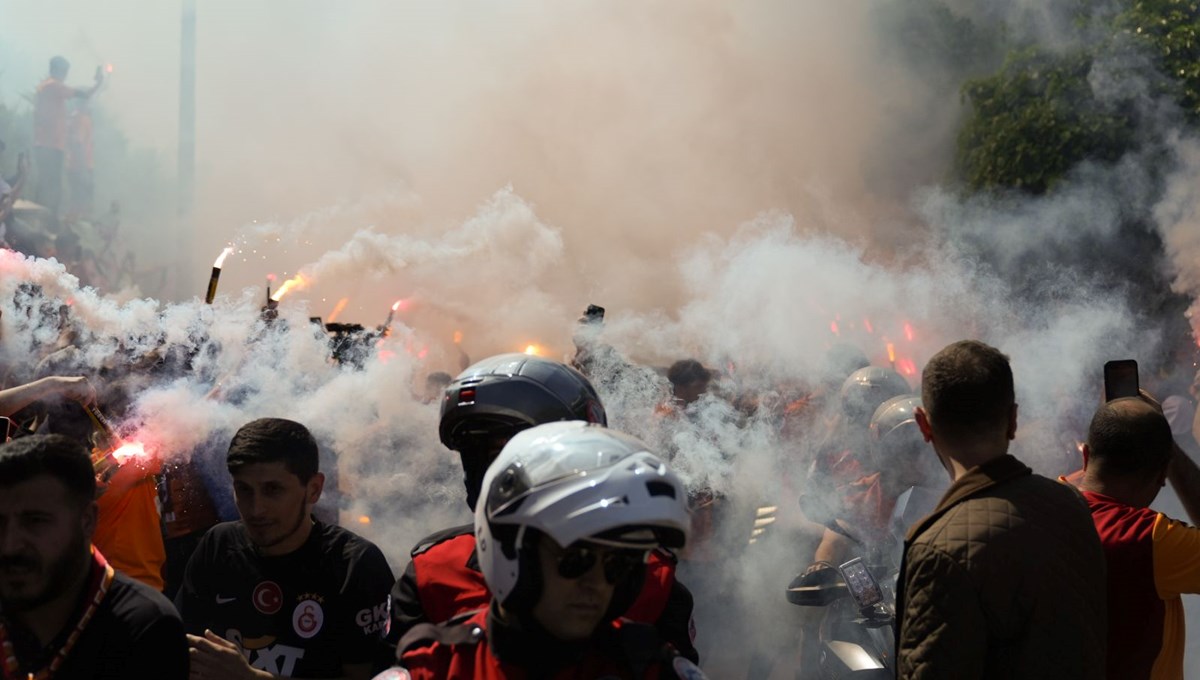 Galatasaray kafilesi, Konya'ya gitti: Taraftardan çoşkulu uğurlama