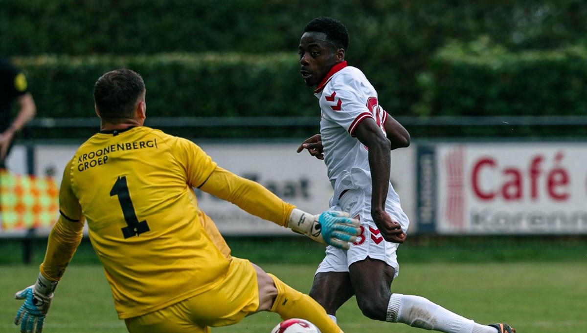 Samsunspor, hazırlık maçında Almere City'e 2-1 yenildi