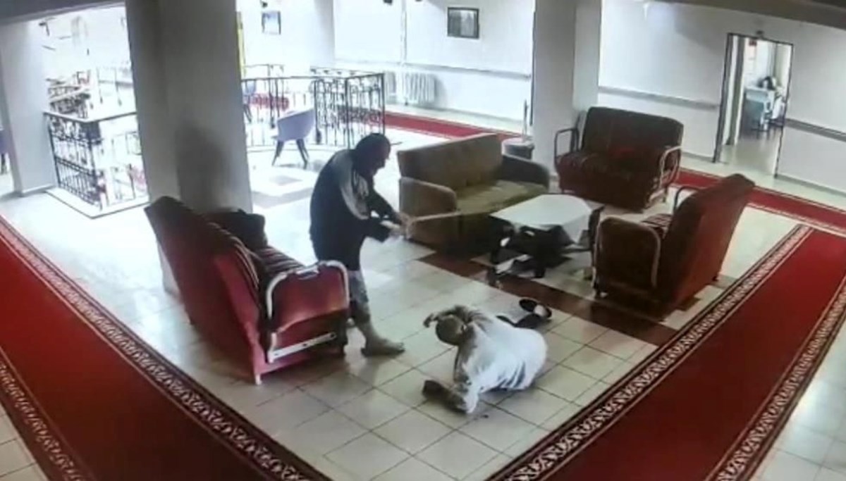 Huzurevinde ölümle biten bastonlu kavga: 78 yaşındaki adama 7,5 yıl hapis cezası Huzurevinde ölümle biten bastonlu kavga: 78 yaşındaki adama 7,5 yıl hapis cezası