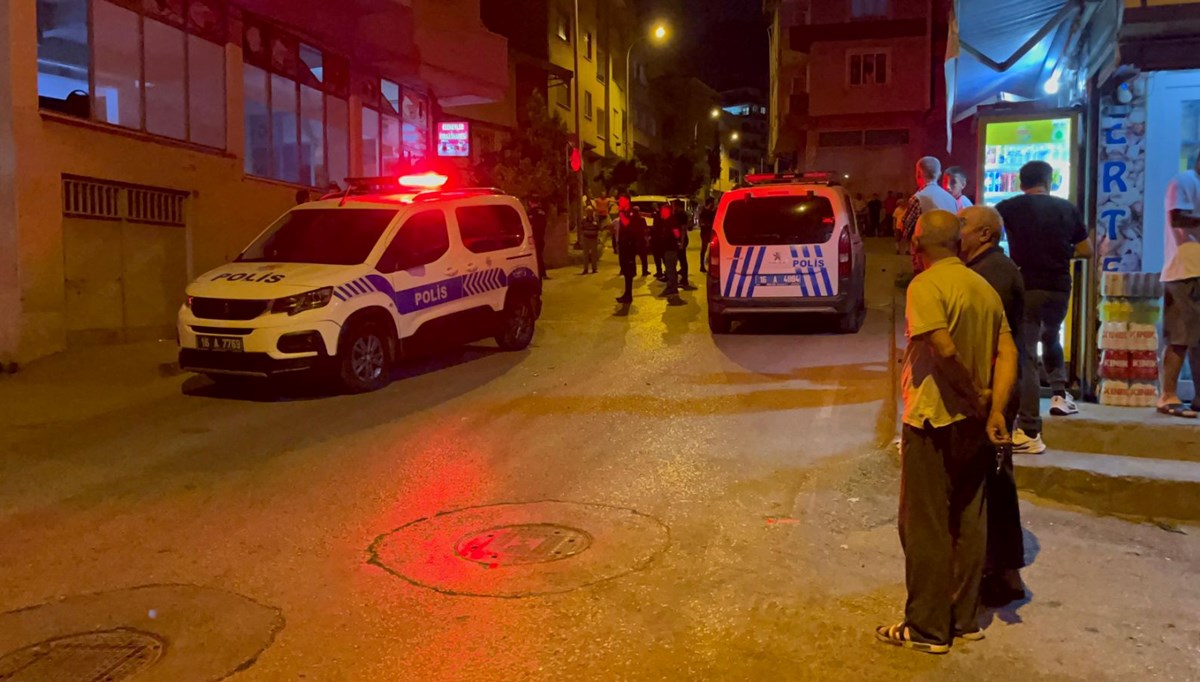 Bursa'da polisi yaraladılar