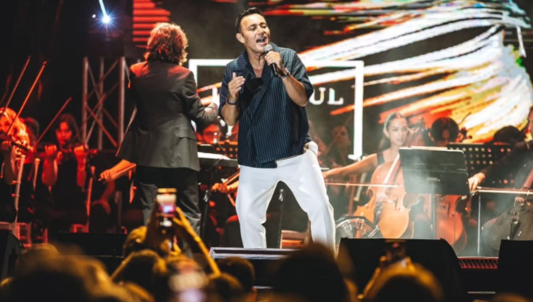 İlk Türk şarkıcı oldu: Mustafa Sandal’a İngiltere’den ömürlük vize