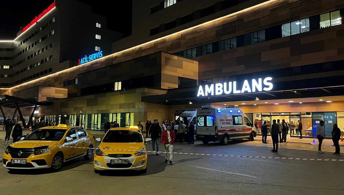 Taksiciyi 20 yerinden bıçaklayıp gasbettiler Taksiciyi 20 yerinden bıçaklayıp gasbettiler