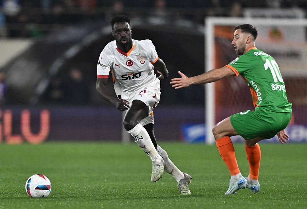Galatasaray, Alanyaspor karşsında geriden gelerek 3 puanı aldı: Osimhen zirveye yaklaştı! - 2