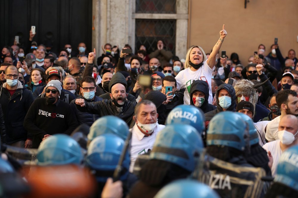 Tradesmen protest for 'restriction' in Italy - 2