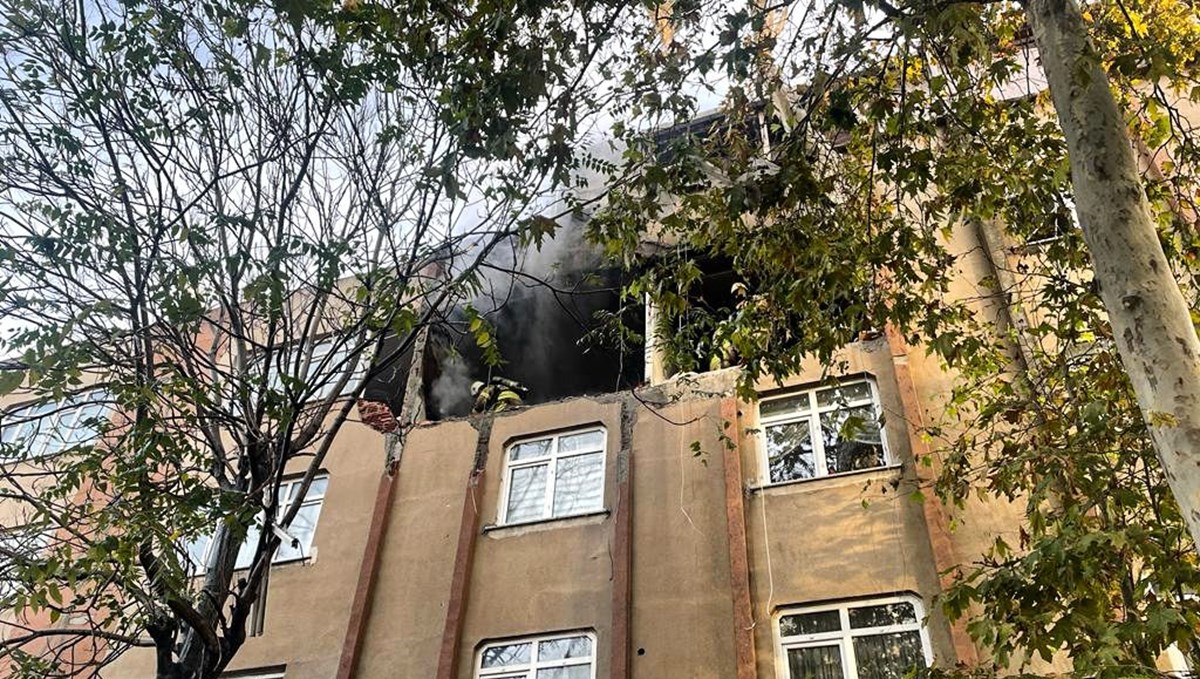 Bağcılar'da binada patlama paniği
