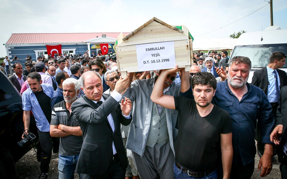 Diyarbakır'daki patlamada ölen 13 köylü toprağa verildi - 2