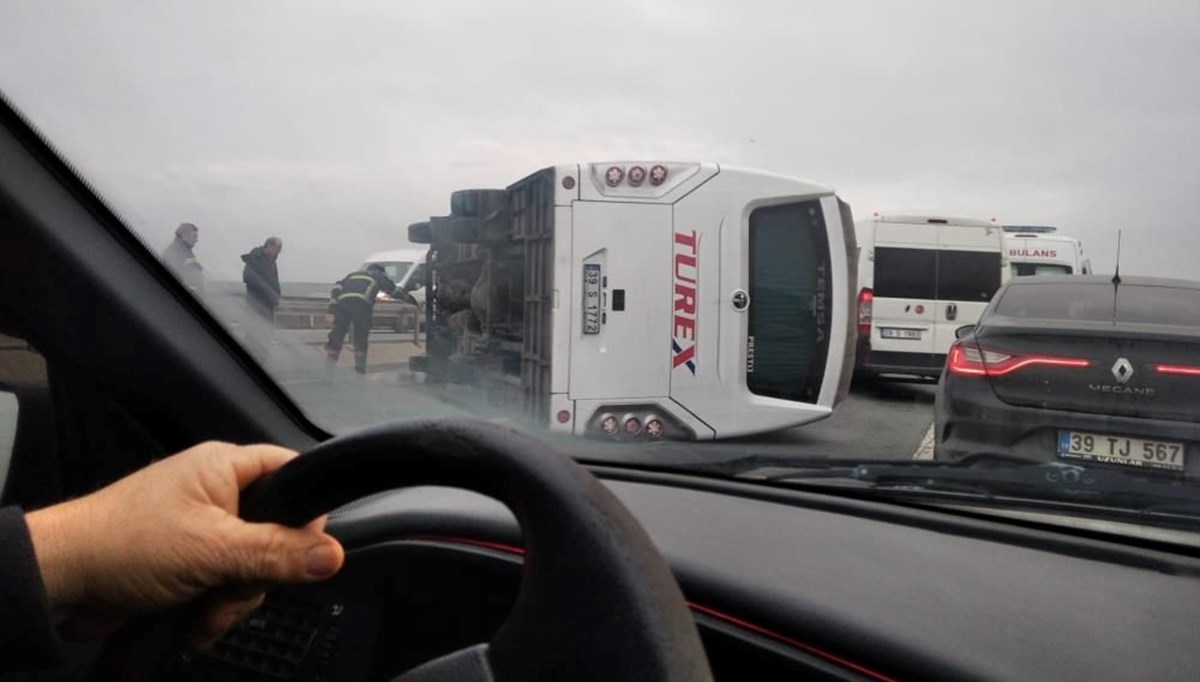 Lüleburgaz'da işçi servisi devrildi Lüleburgaz'da işçi servisi devrildi