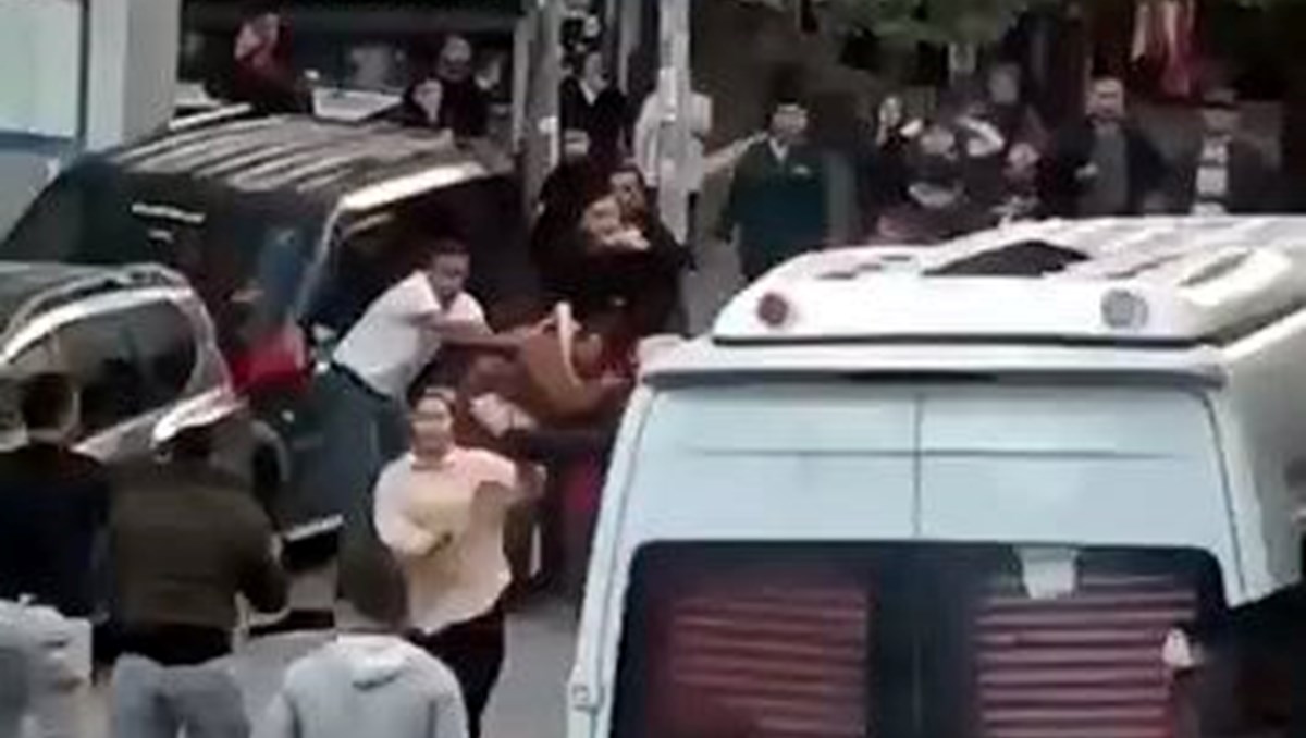 Esenyurt'ta aileler birbirine girdi Esenyurt'ta aileler birbirine girdi