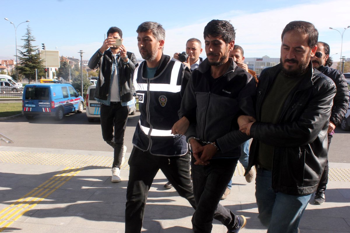 35 yıl hapis cezasıyla aranan adam dağda yaşadığı çadırda yakalandı 35 yıl hapis cezasıyla aranan adam dağda yaşadığı çadırda yakalandı