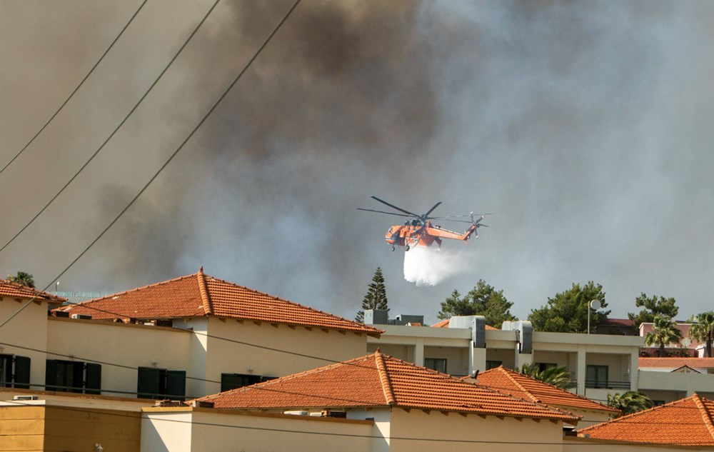 Yunanistan'ın turistik Rodos adasında orman yangını: 40 bin kişi tahliye edildi - 15