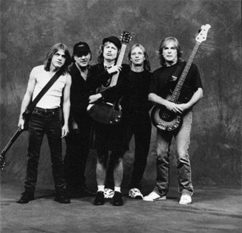Начинающие рок группы. Рок группа Эйси ДИСИ. AC DC 1973. Группа AC/DC 1973. Группа AC/DC молодые.