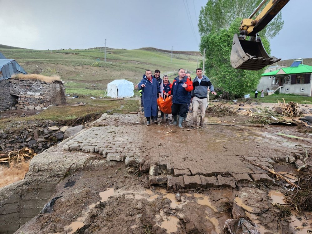 Karadeniz'i sel vurdu | Meteoroloji'den 17 il için uyarı üzerine uyarı: Sel, dolu ve heyelana dikkat! - 11