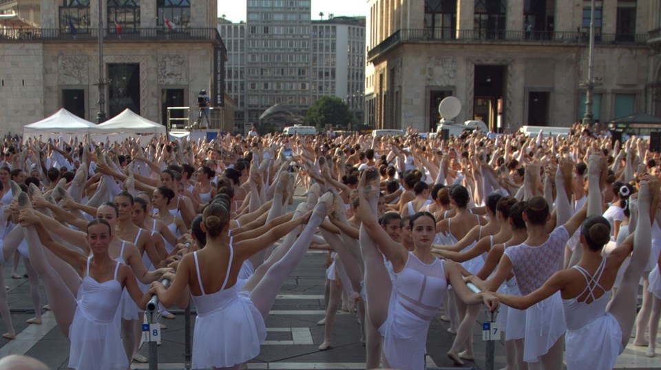 Milano'nun merkezinde 2300 kişi birlikte dans etti - 3