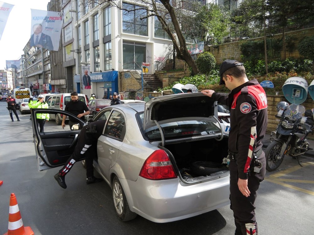 تركيا اليوم تفتيش بمساعدة طائرات الهليكوبتر في اسطنبول قبل الانتخابات (صور) التفتيش بمساعدة طائرات الهليكوبتر قبل الانتخابات في اسطنبول - 3